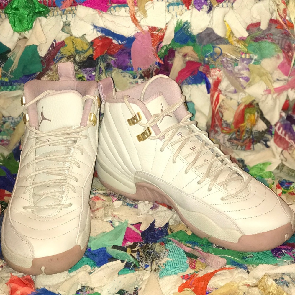 Jordan 12 .